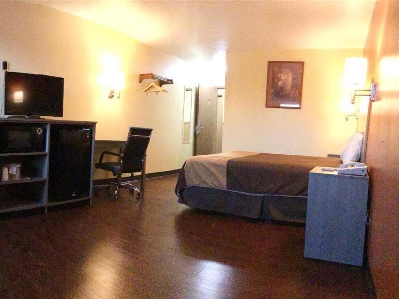 Rodeway Inn Moriarty Ngoại thất bức ảnh